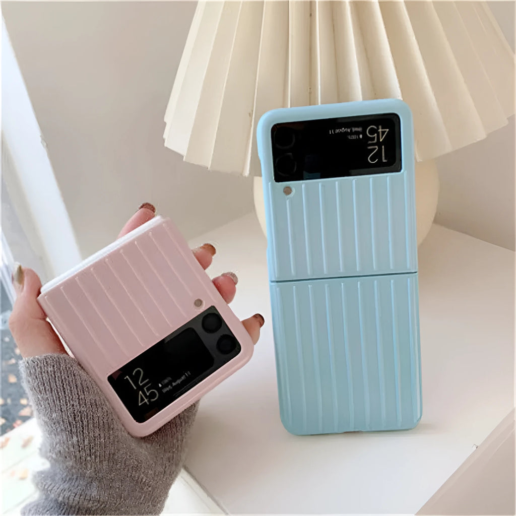 Ultra-thin folding screen trolley case for Samsung Z Flip3 in black, PC material flip cover