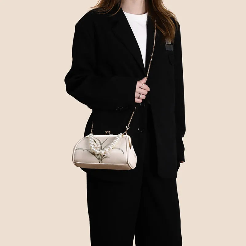 Beige PU women's embroidered shell shape shoulder bag for casual wear