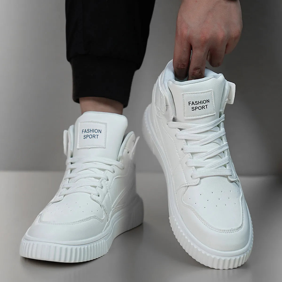 White men's casual shoes with round toe and microfiber upper for autumn and winter.