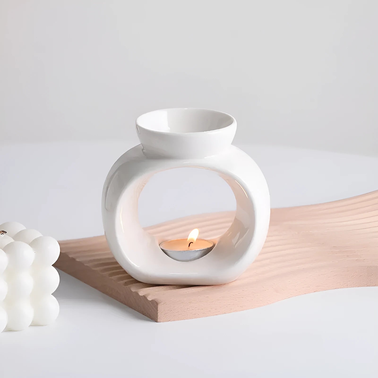 White ceramic aromatherapy stove ornament with Nordic design for indoor fragrance warming