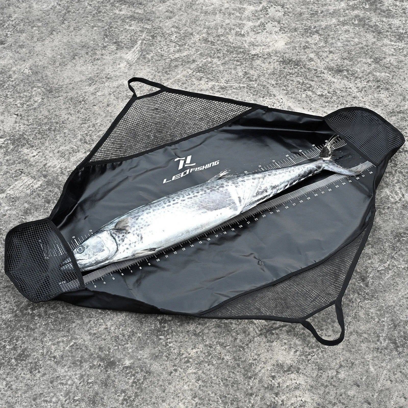 Black PVC fishing measuring mat with 100cm ruler and 120cm diagonal surface