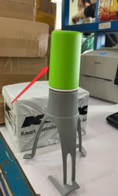 Green automatic cooking mixer utensil for sauces and soups with self-stirring design