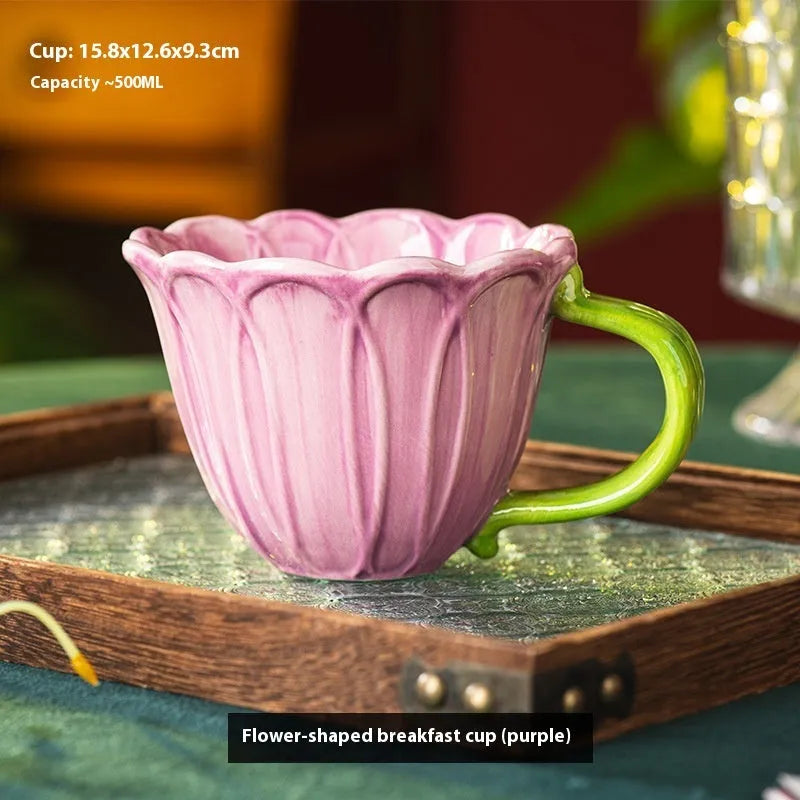 Ceramic breakfast mug with floral pattern, 500ml capacity, in red or purple.
