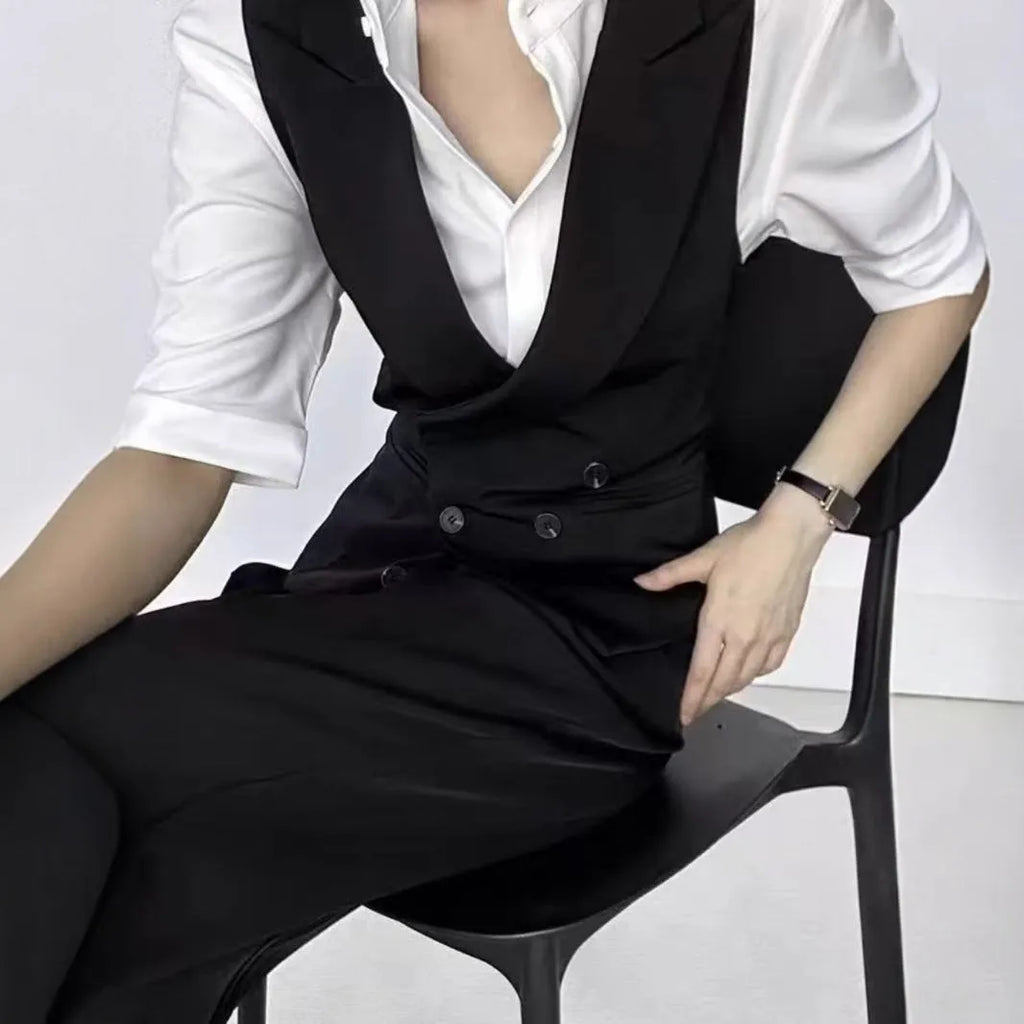 Black polyester leisure business cardigan vest with straight hem, loose fit, front view