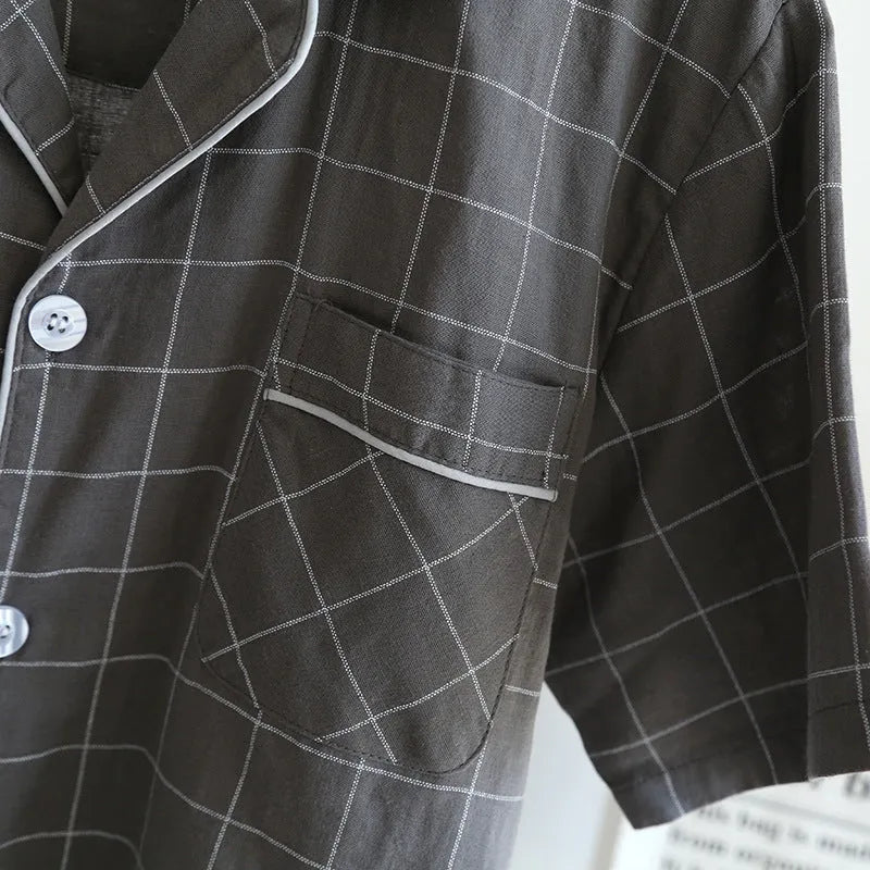 Men's single-line plaid cotton pajama set with short sleeves and trousers in gray colour