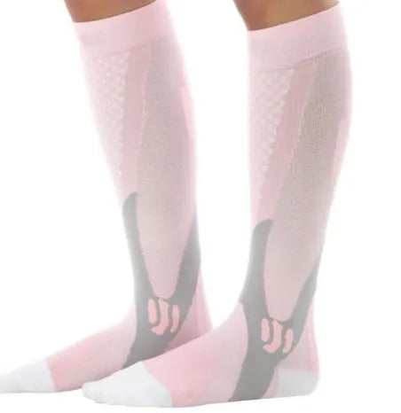 Graduated compression socks for men and women in athletic fit with circulatory support