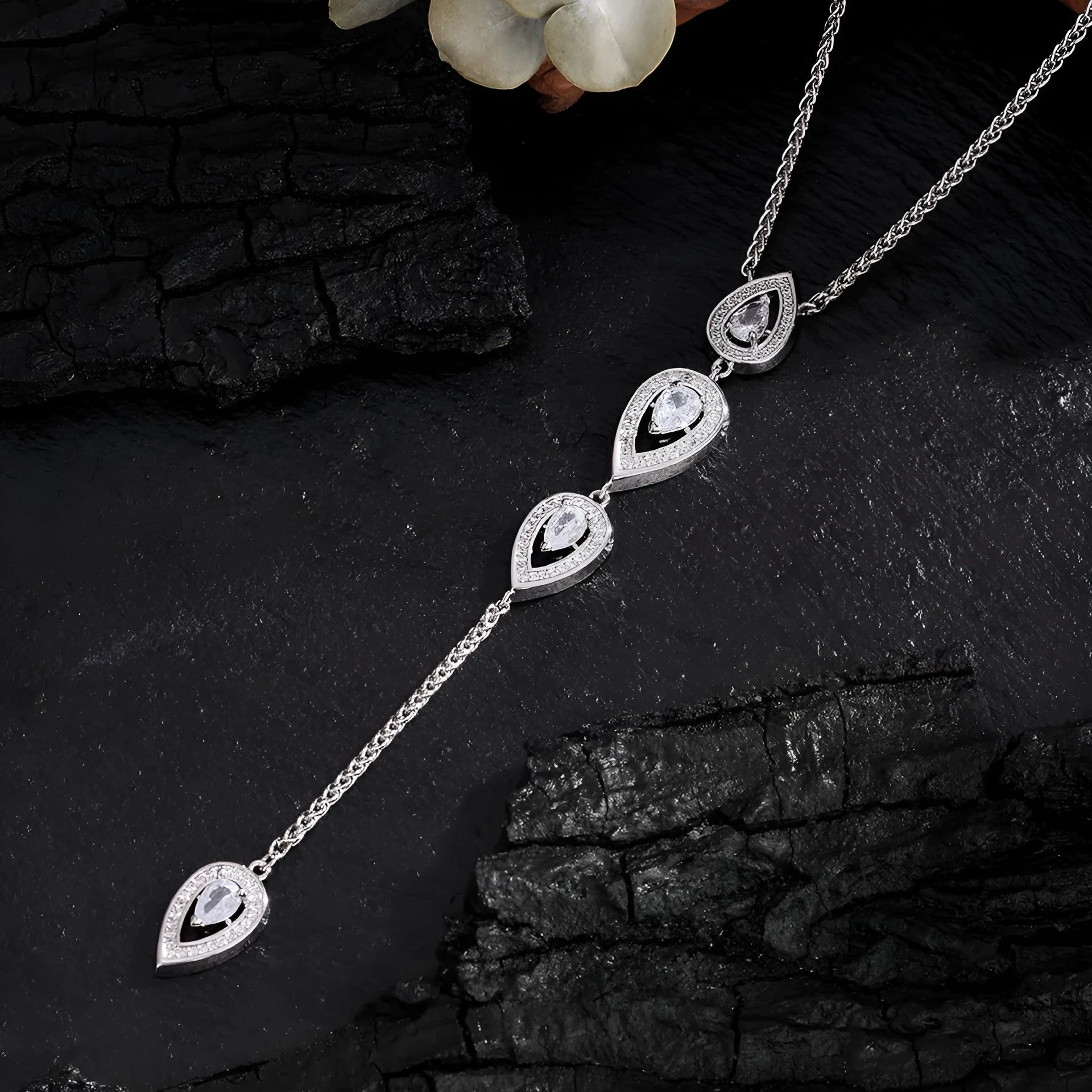 Water drop copper necklace with electroplated finish in white and gold colours fashion OL style