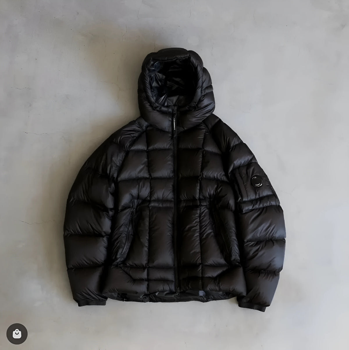 Men's thick cotton-padded coat with hood, zip pockets, and cotton lining in black