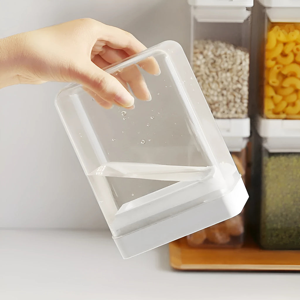 White Japanese-style transparent 400ml food storage container for whole grains