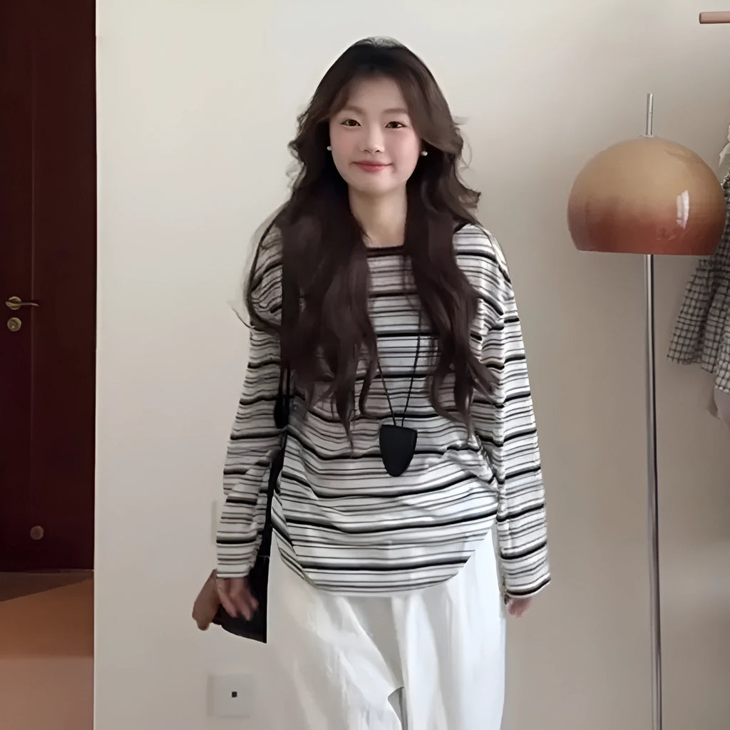 Black stripes long sleeve polyester t-shirt with relaxed fit for women