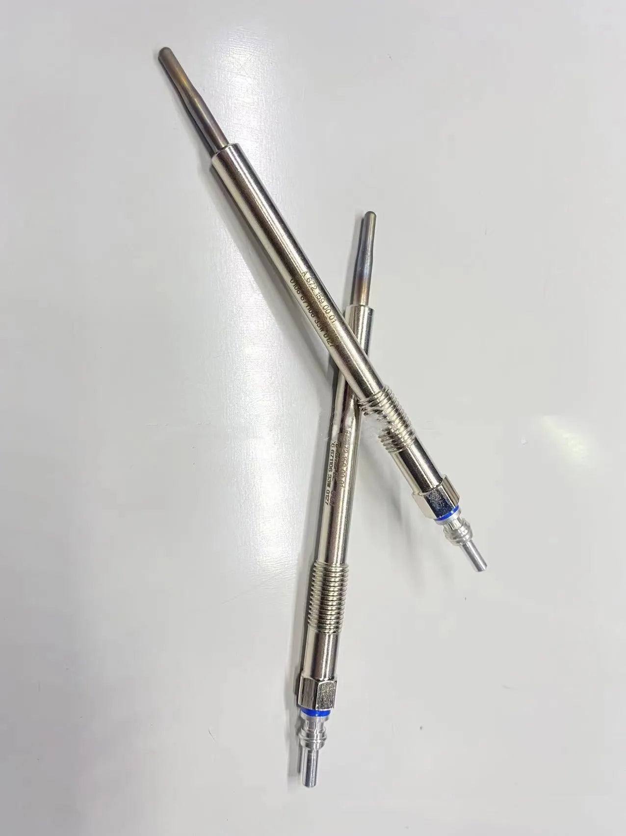 Shuanglong accessory preheating plug for automotive engine preheating systems.