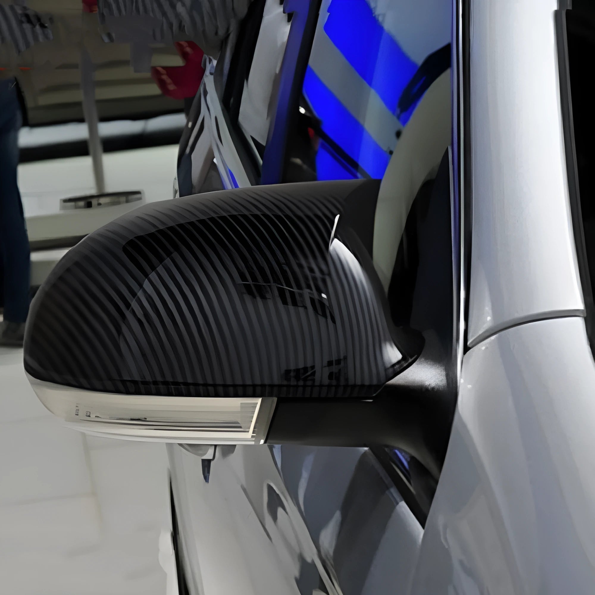 Pair of horn bright black plastic reflector shells for Volkswagen Sagitar 2006-2011.