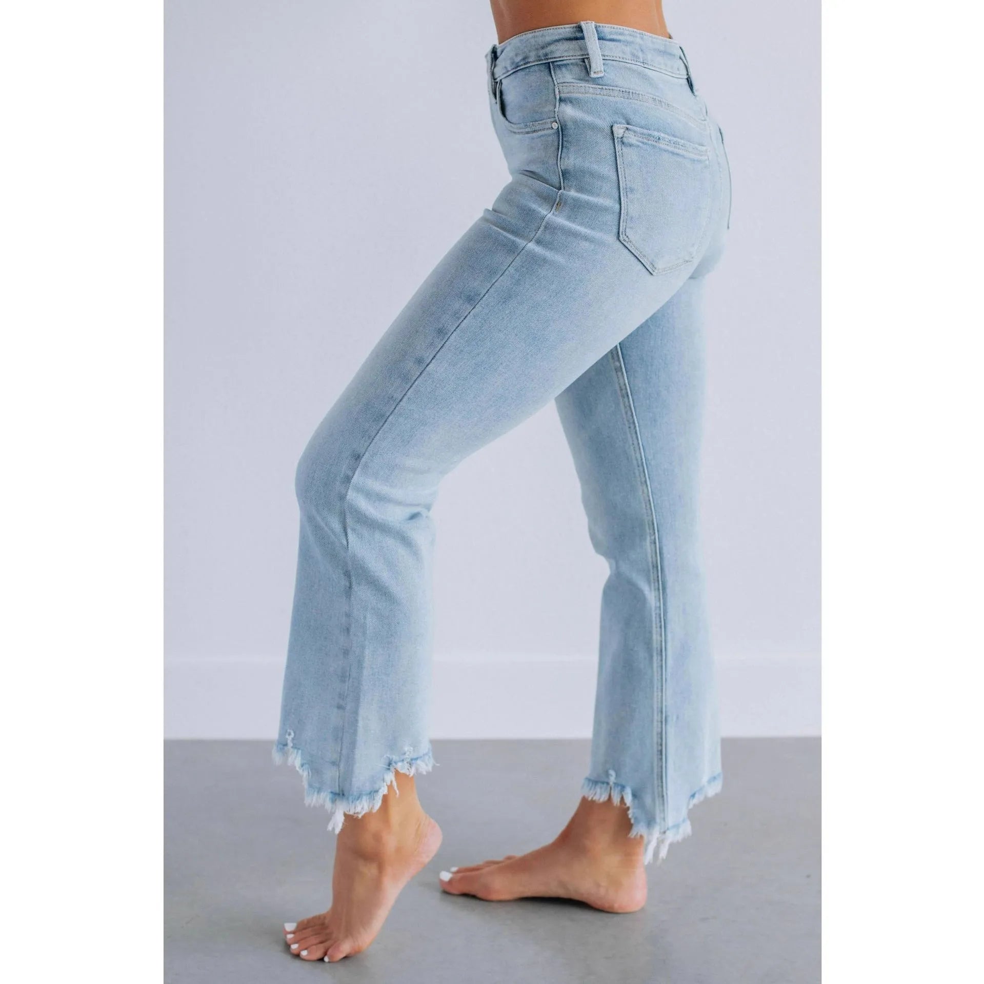 Women's solid colour denim trousers with a hand-worn finish in dark blue and light blue
