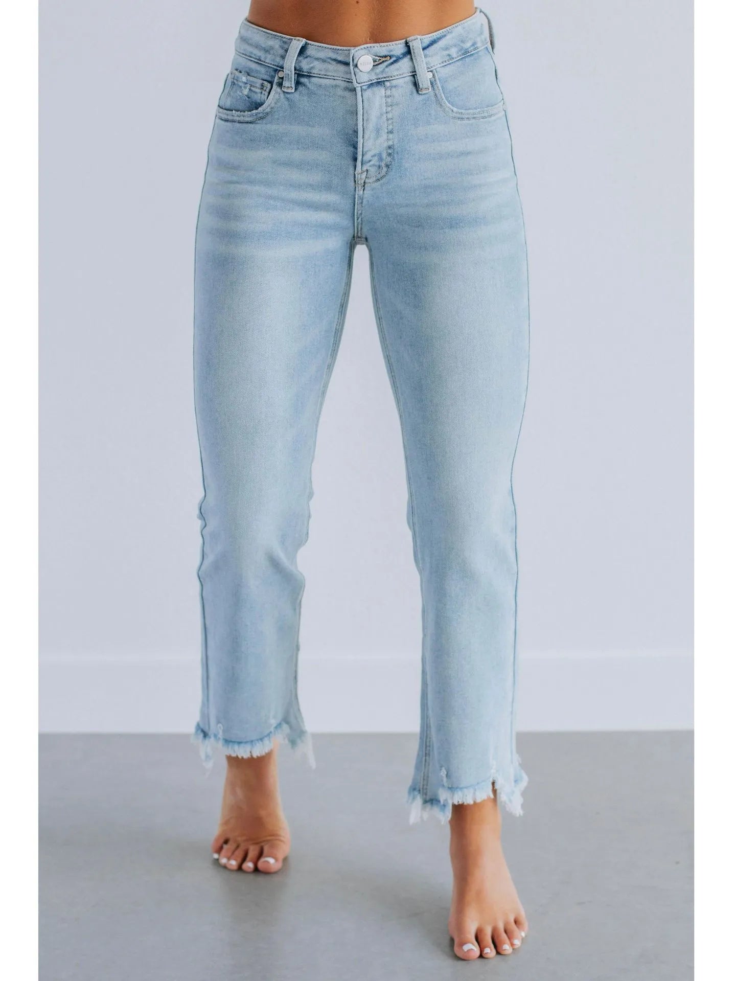 Women's solid colour denim trousers with a hand-worn finish in dark blue and light blue