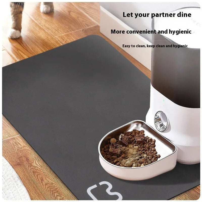 Minimalist pet feeding mat in cat head light gray, water-absorbent non-slip design for cat and dog bowls