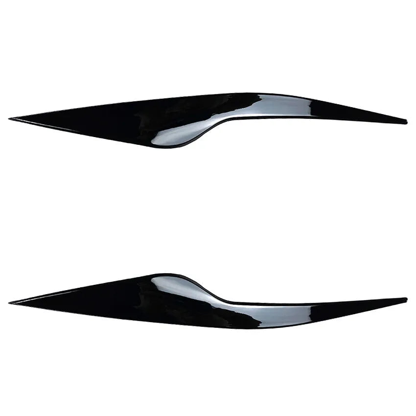 Ford Focus headlight sticker in carbon fibre pattern and piano black finishes for exterior decorative modification