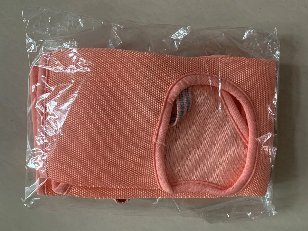 Breathable sandwich fabric grooming hammock for small and medium cat or dog nail trimming, exposing paws and head