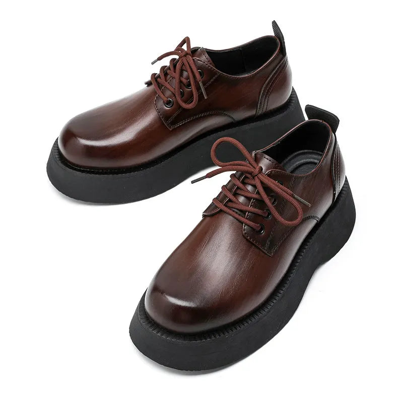 Men's low-top cowhide leather shoes in black with leather toe cap and patchwork detail