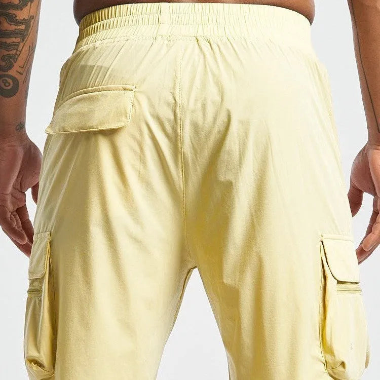 Black men's elastic fitness shorts with quick-dry lining for running and gym workouts