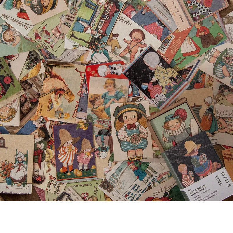 Pack of 100 small double-sided retro paper notes in various vintage colours on a wooden surface.