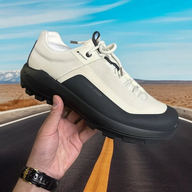 Breathable mesh sports shoes in green with rubber sole and low-top design