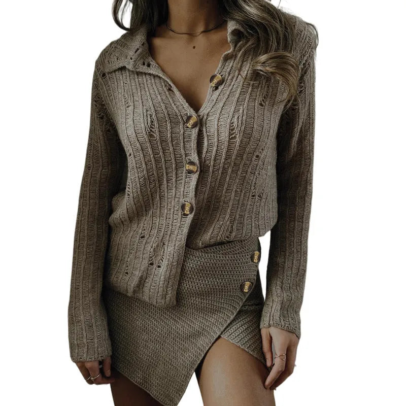 All-matching lapel solid colour sweater coat cardigan in deep khaki with long sleeves and regular fit