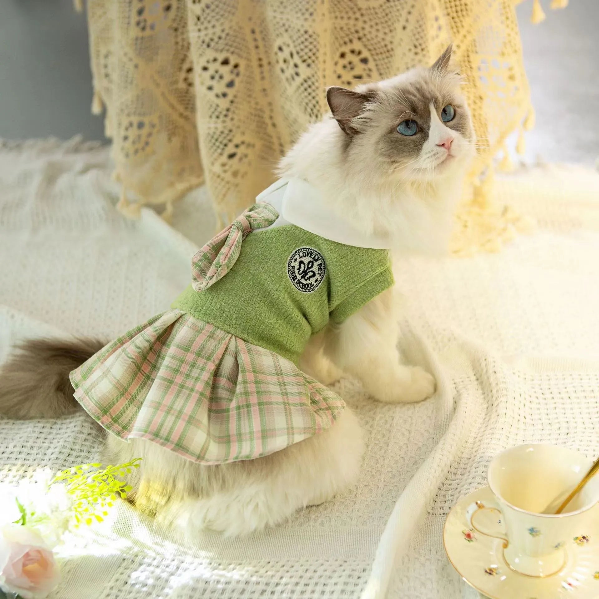 Tartan pattern princess skirt for dogs and cats in polyester material