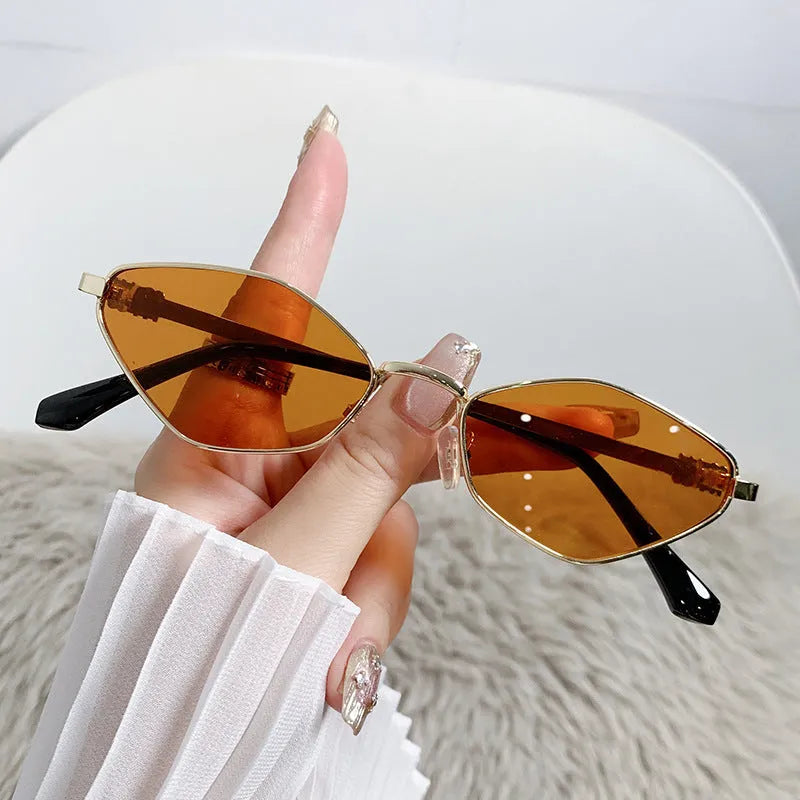 Metal small frame cat eye sunglasses with gold frame and grey lenses
