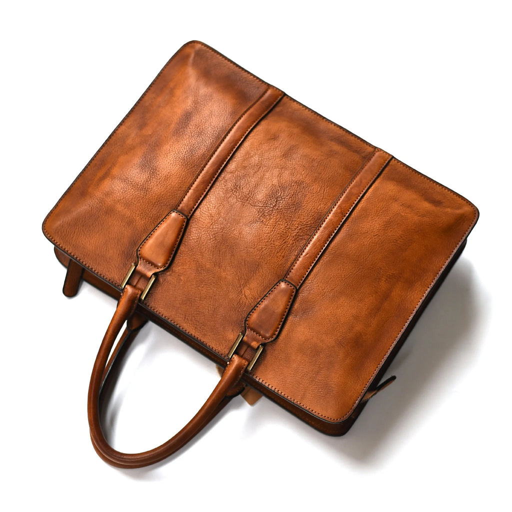 Men's retro leather handbag in horizontal business style with zipper opening