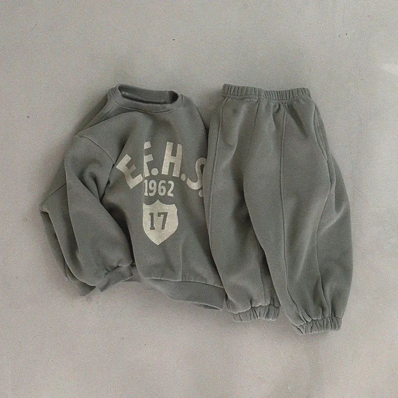 Boys and girls letter print cotton fleece sweater two-piece set in brown with pullover top and trousers