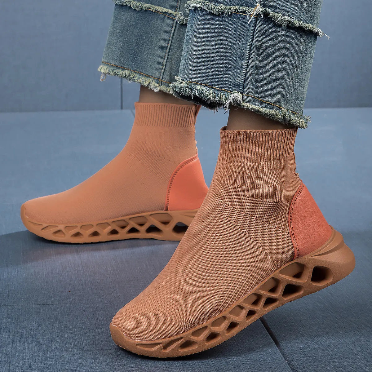 Women's low-top mesh casual shoes in terracotta warriors colour with slip-on design