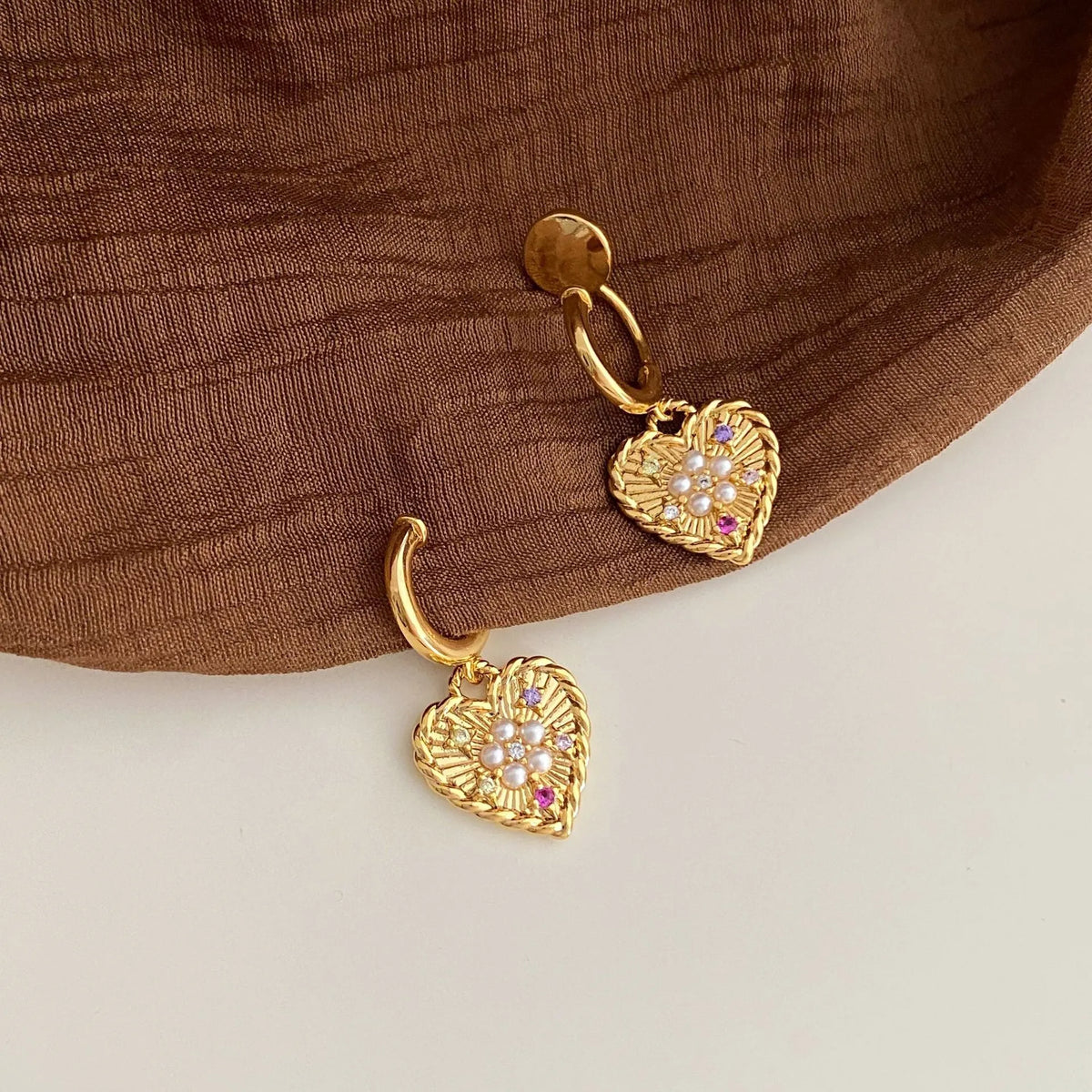 Pearl C-shaped heart earrings for women, copper electroplated, ear clips or studs, light luxury style