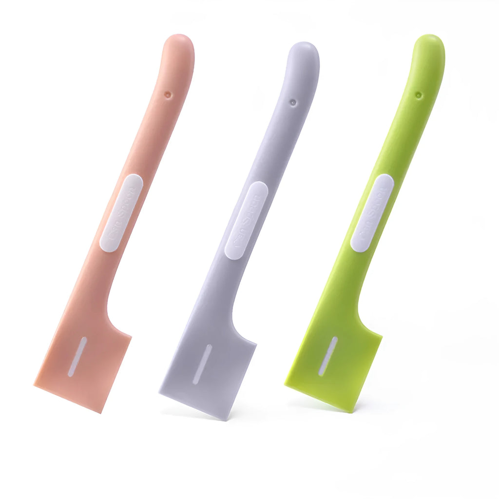 Long-handle pet feeding spoon with right-angle design for canned wet food