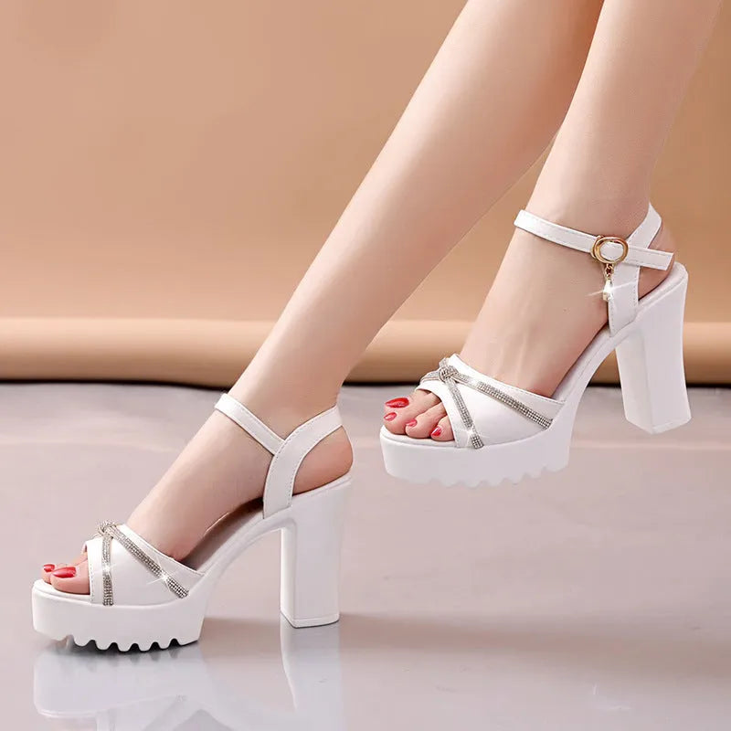 Women's black and white high heel sandals for summer, available in sizes 35 to 42.
