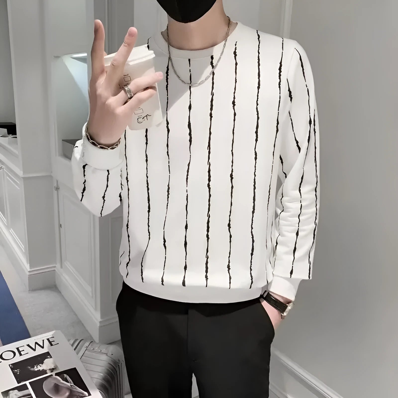 Niche men's round neck slim-fit corduroy sweater in black, pullover style