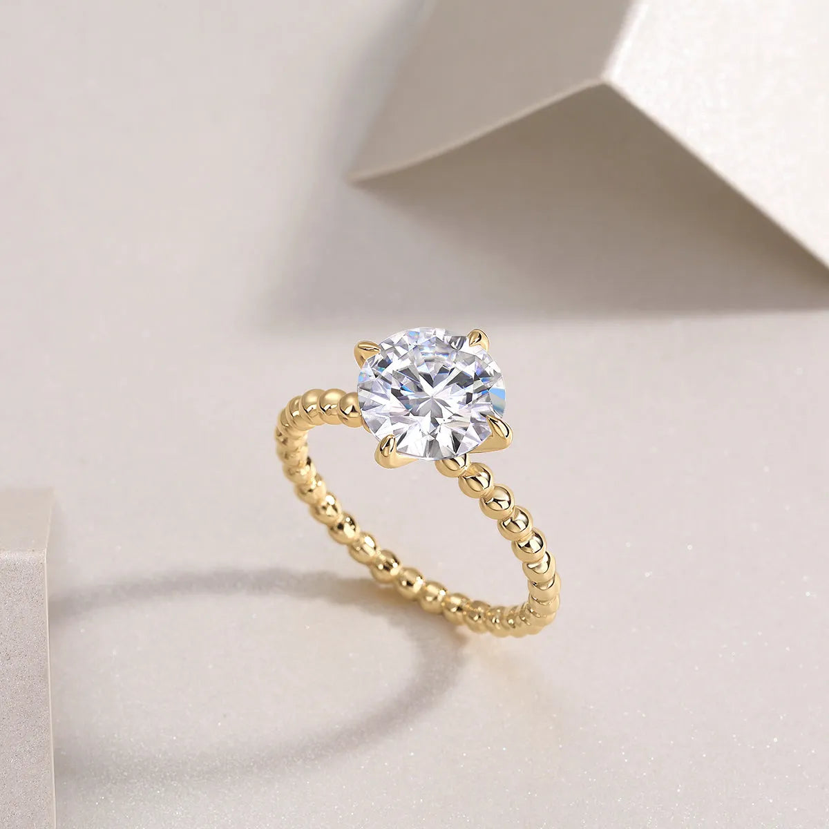 Forget-me-not wedding ring set with 3-carat moissanite in gold-plated S925 silver band on gift box