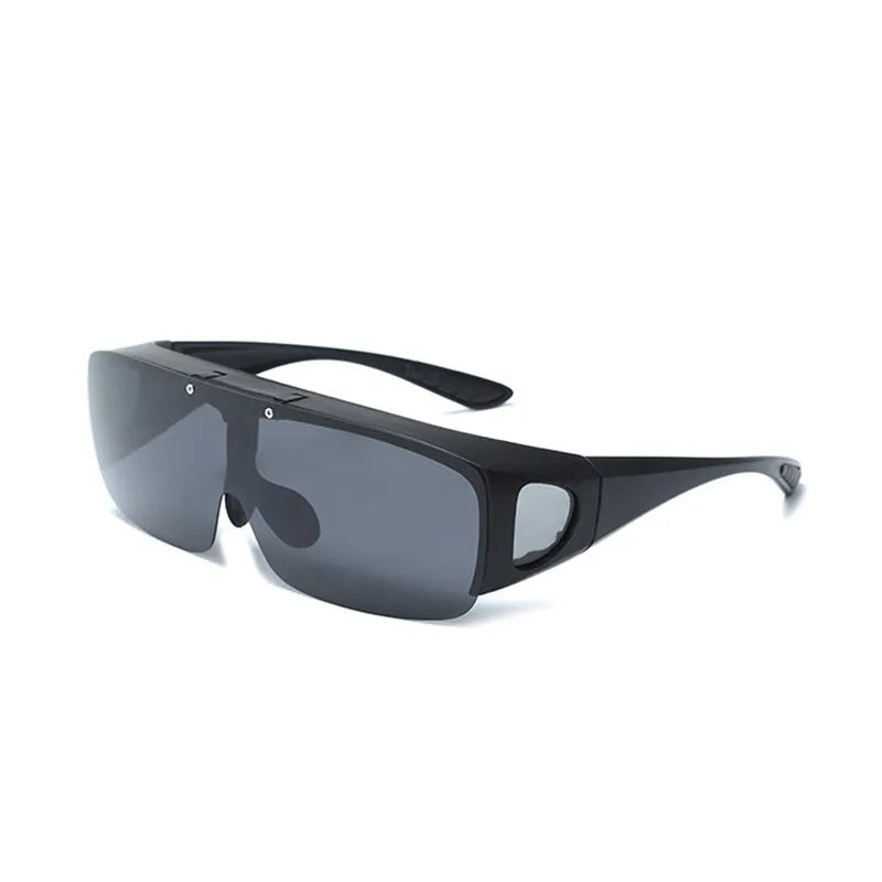 Polarised sports sunglasses with a one-piece lens for myopia, shown in black/grey and dark green colour options.