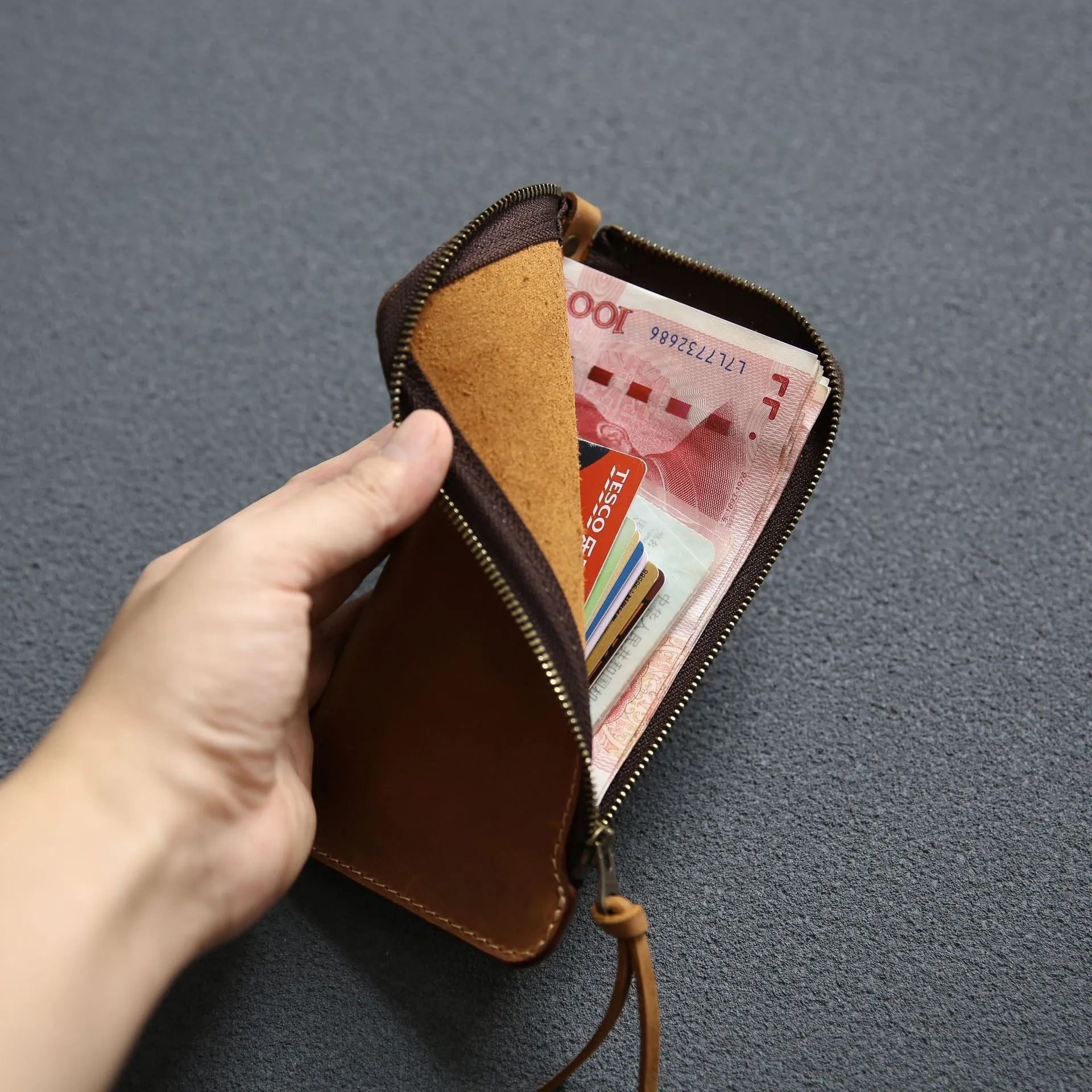 Men's genuine leather wallet with zipper, top layer cowhide, dark brown Crazy Horse finish, 18 cm length