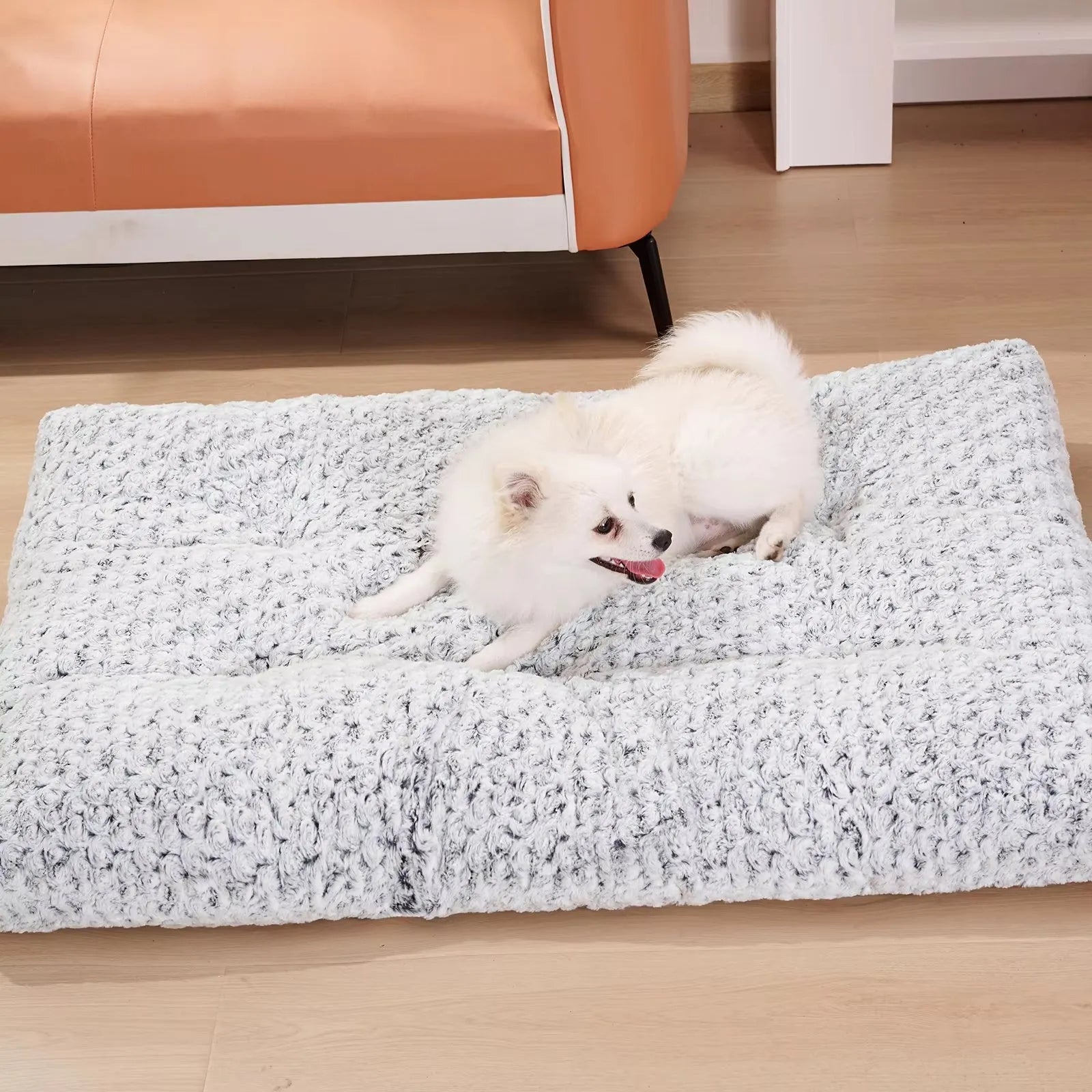 Washable plush dog bed mat in rose velvet with anti-slip bottom, available in sizes S to XXL