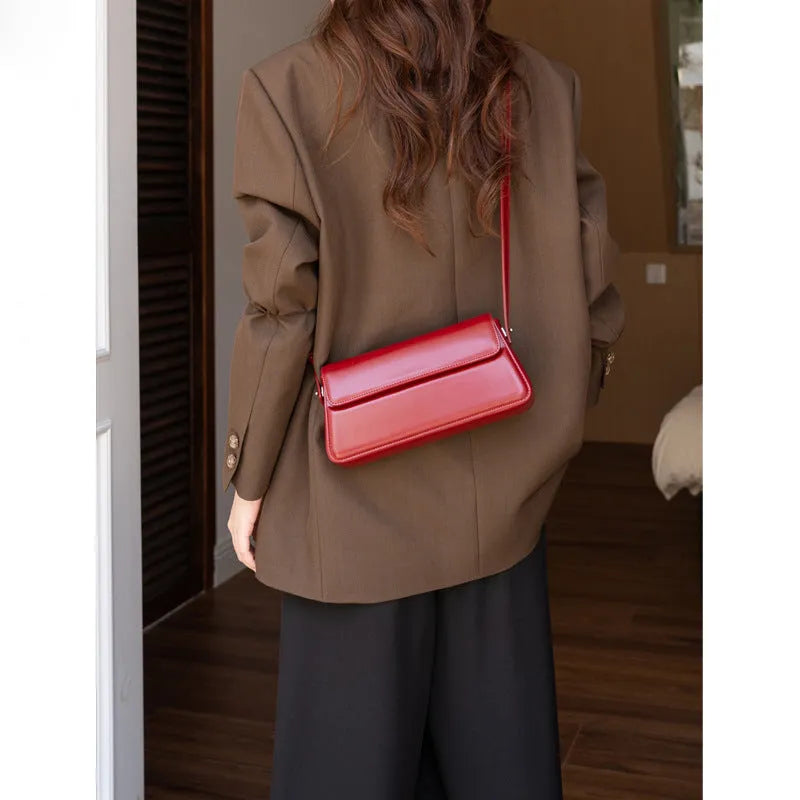 Genuine leather horizontal clamshell shoulder messenger bag medium 24.5cm available in black brown chocolate red