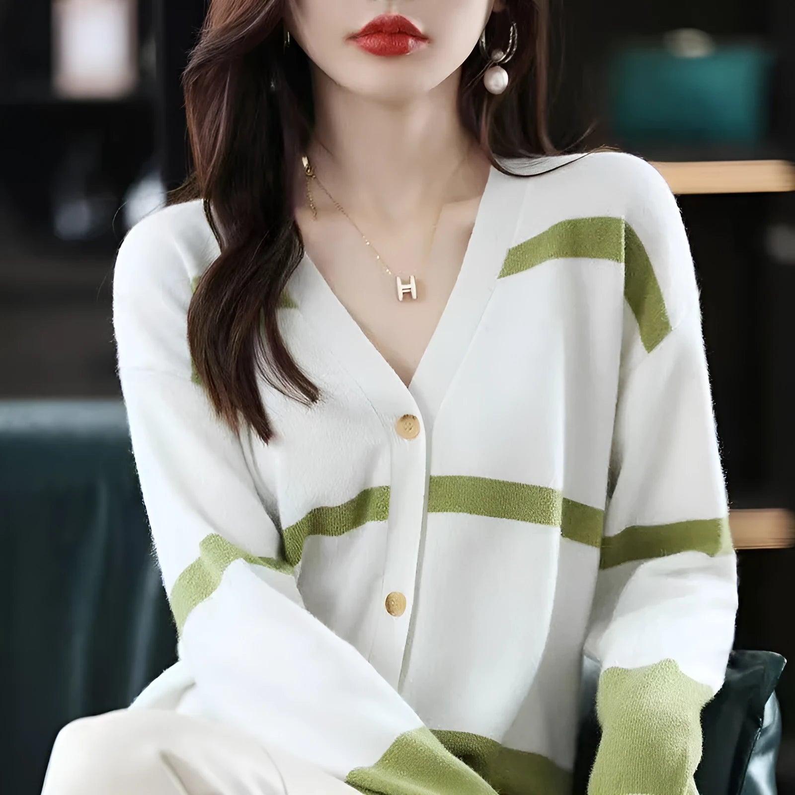 Women's striped V-neck knitted cardigan with 3D pattern and front buttons in slim fit
