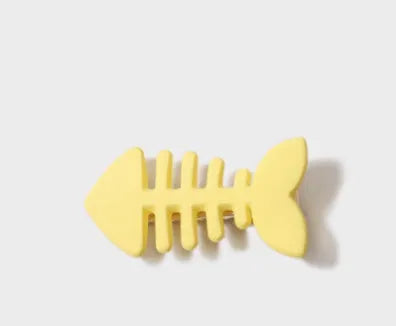 Fishbone pattern plastic barrette with duckbill clip in minimalist candy colour