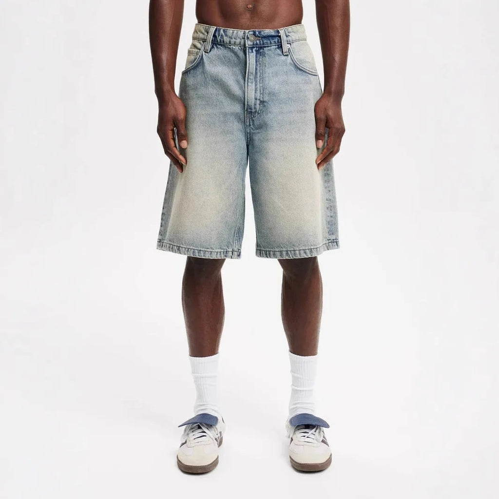 Men's loose fit straight cut denim jeans in light blue, black and grey colours