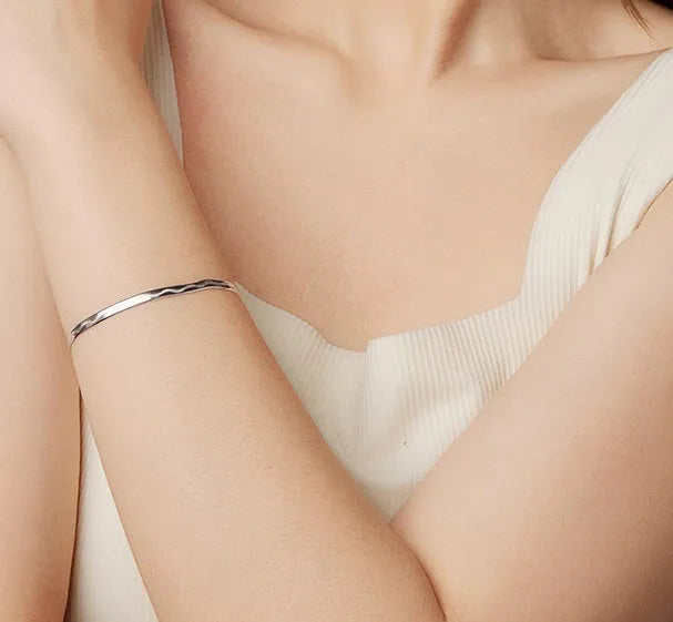S925 sterling silver bracelet with electroplated finish, unisex personality style, colour SCB303