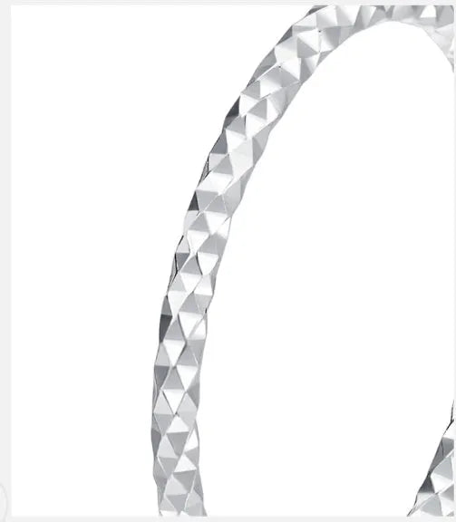 S925 sterling silver thin ring for women geometric style on white background