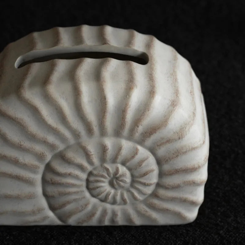 Conch ramble coloured resin decorative cover for a tissue box in a modern simplicity style