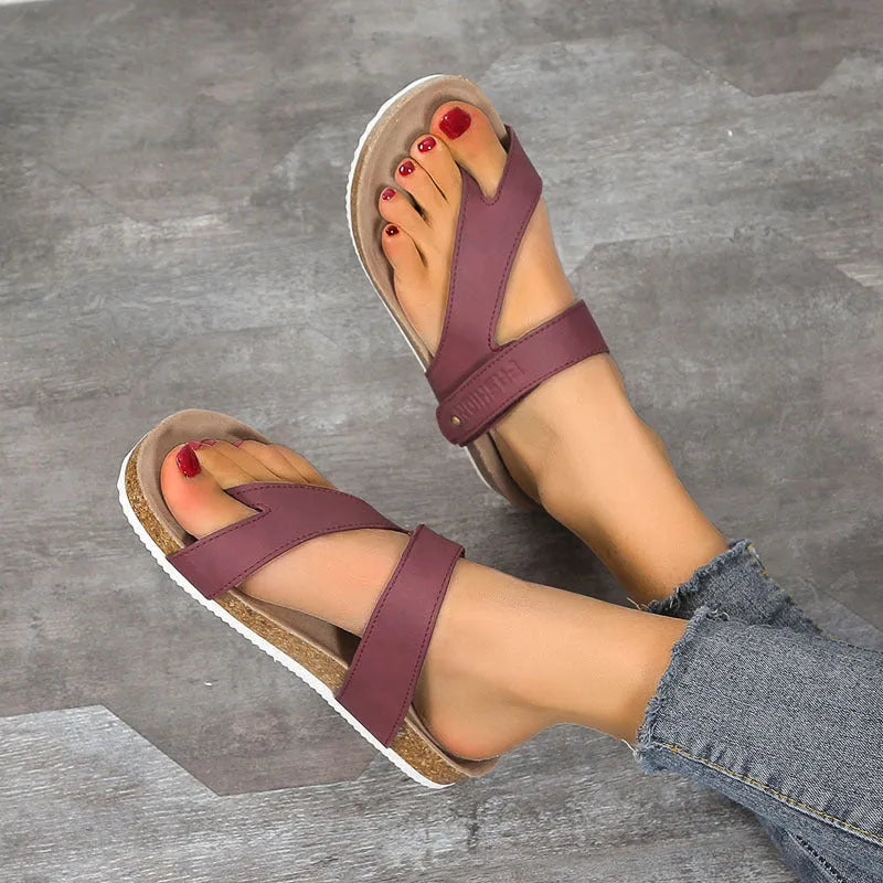 Flat toe ring thick-soled flip-flops in solid colour with artificial PU upper and foam sole