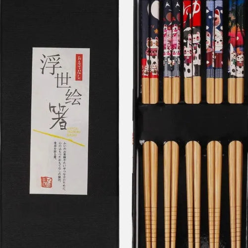Japanese style bamboo chopsticks set with lucky cat pattern in gift box packaging
