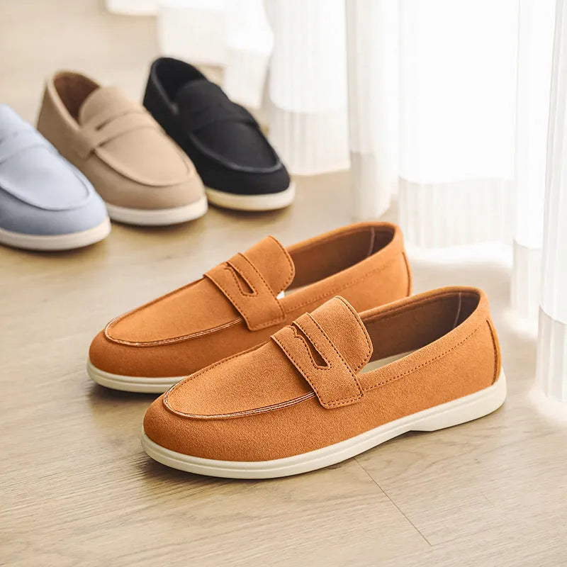 Men's suede leather casual shoes in British style with round toe and vulcanised rubber sole