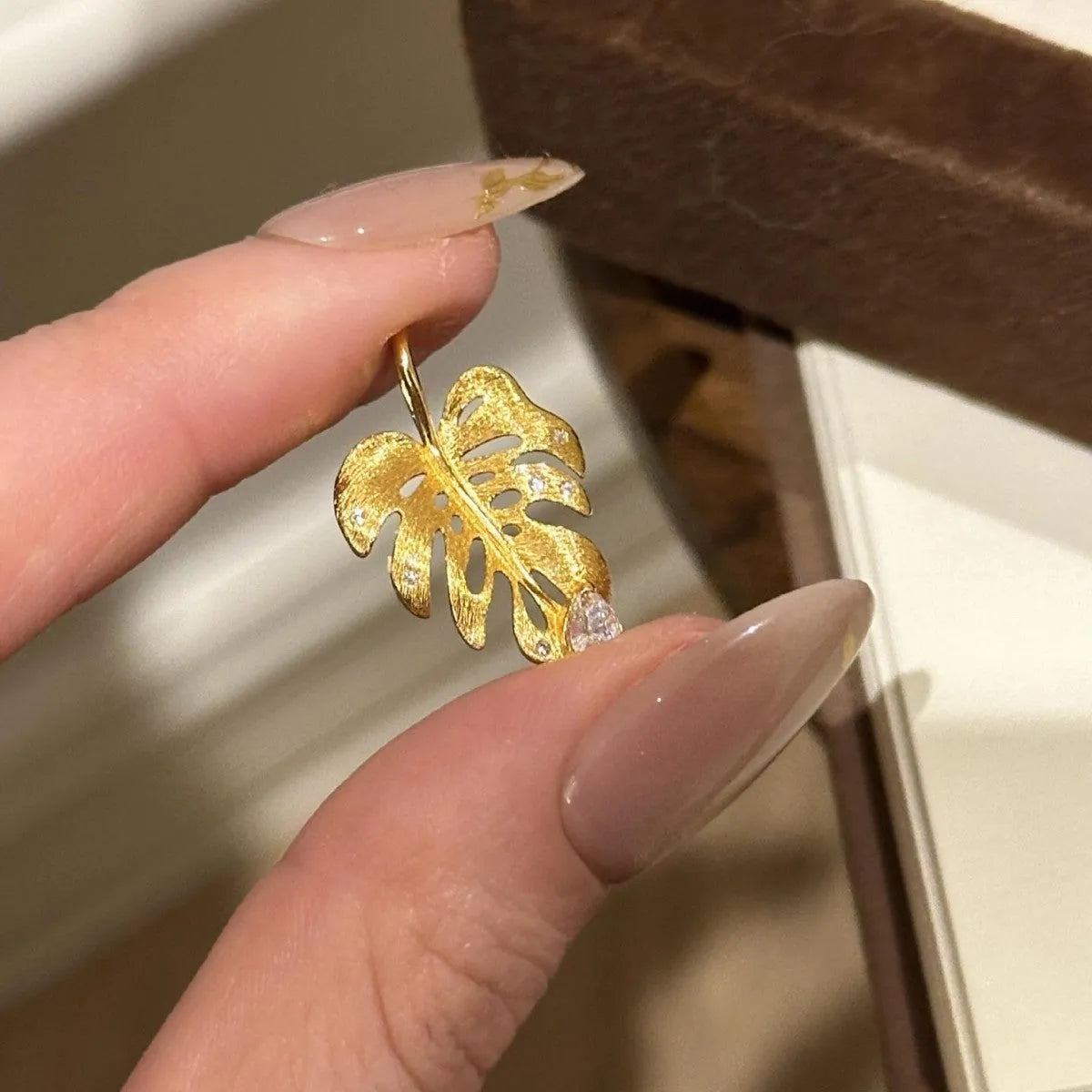 925 silver diamond pendant necklace with geometric bamboo leaf shape and Chopard chain on silver tone